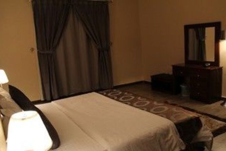 Room 8 of 82