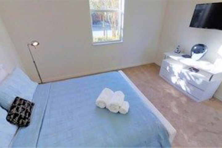 Room 12 of 21