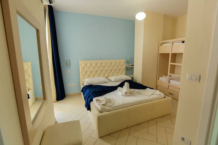 Room 27 of 87