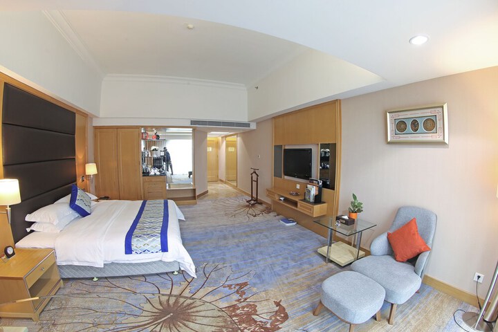 Room 12 of 44