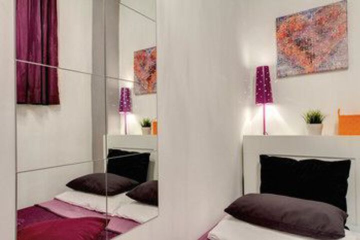 Room 73 of 330