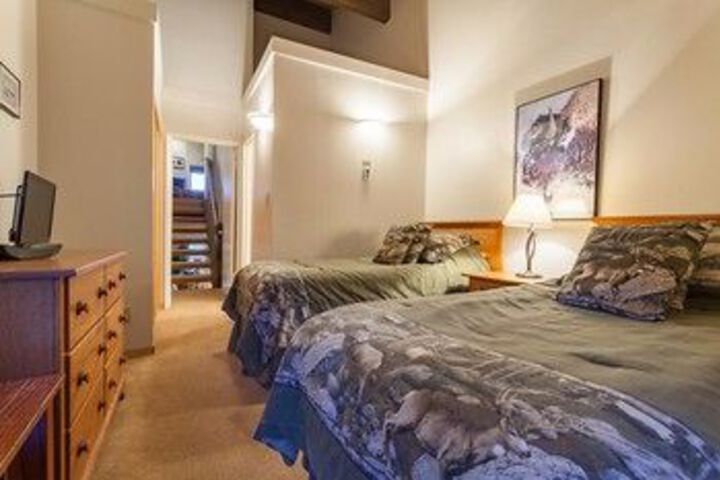 Hotel Suite Photo