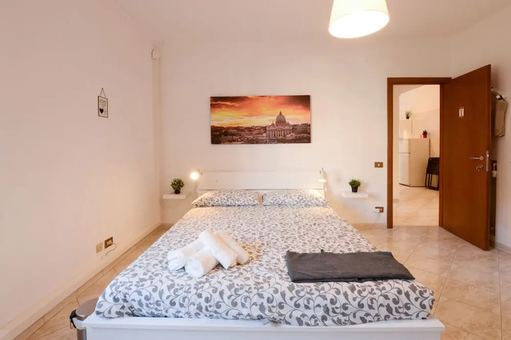 Room 6 of 13
