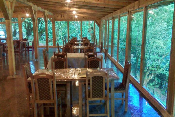 Dining 13 of 34