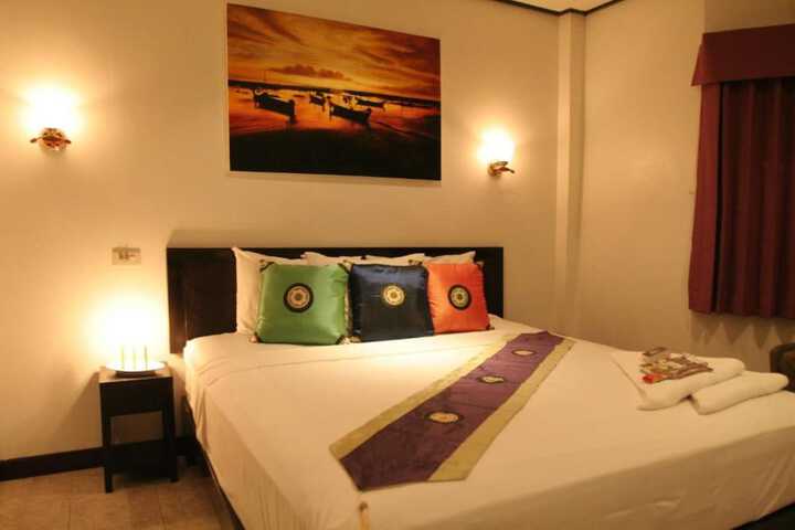 Room 14 of 33