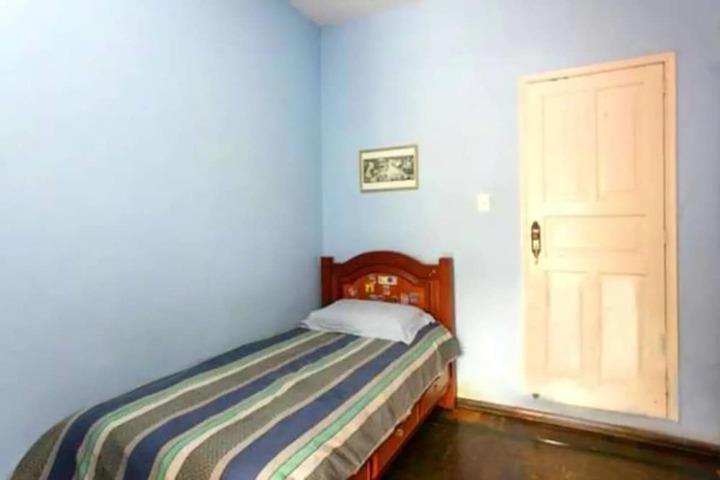 Room 6 of 15