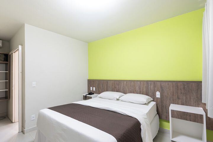 Room 9 of 39
