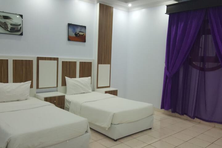 Room 8 of 165