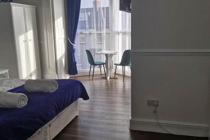 Room 136 of 263