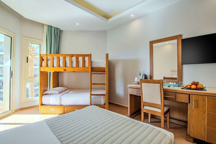 Room 14 of 42