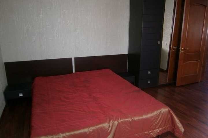 Room 7 of 19