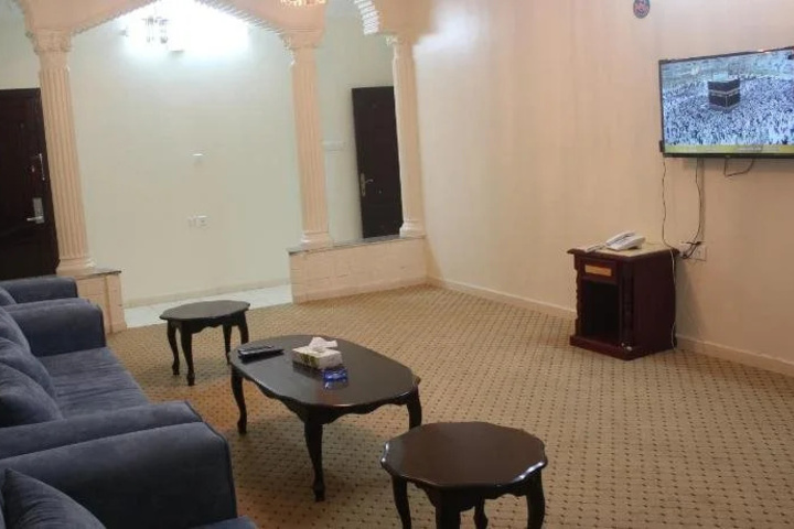 Room 12 of 27