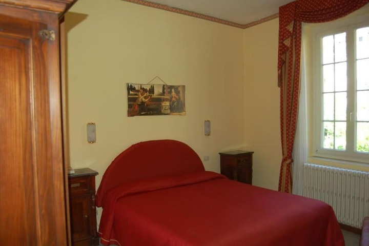 Room 15 of 141