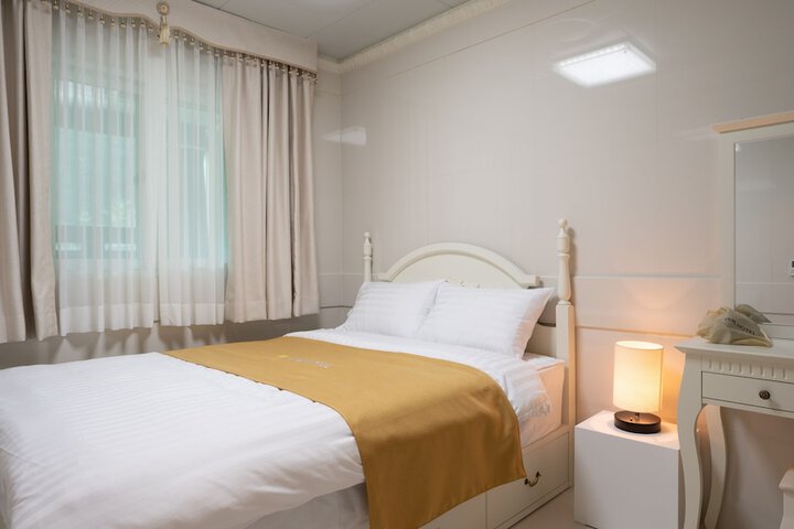Room 5 of 25