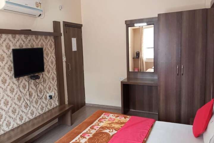Room 16 of 27