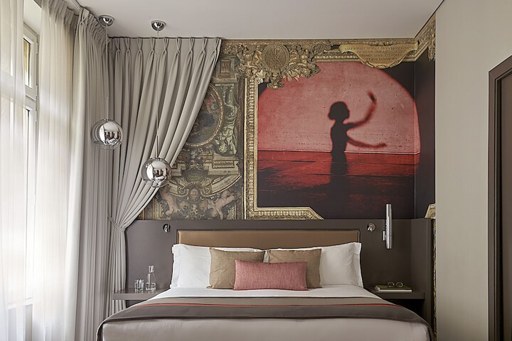 Room 27 of 151