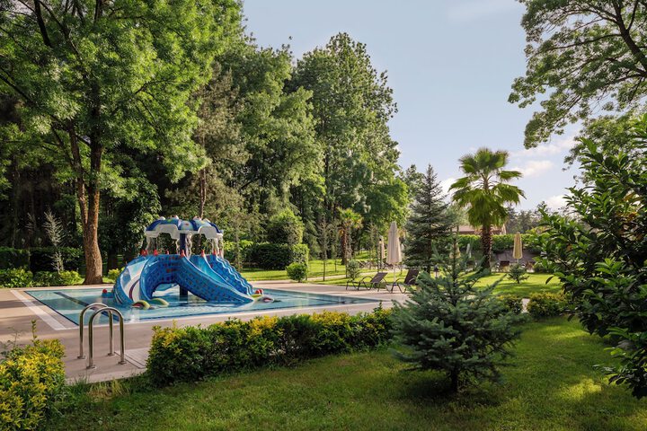 Hotel Pool