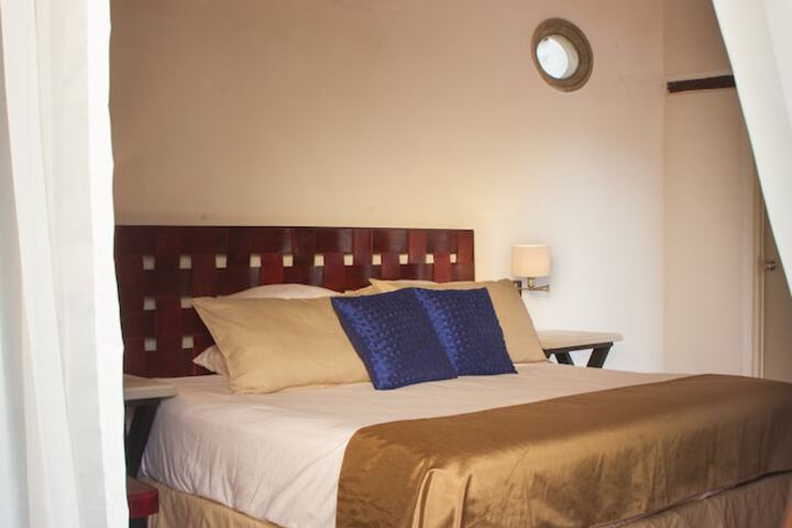 Room 12 of 120