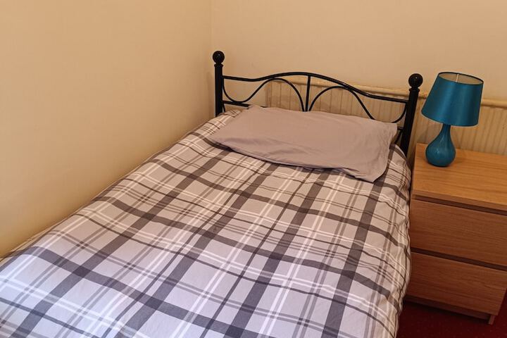 Room 16 of 27