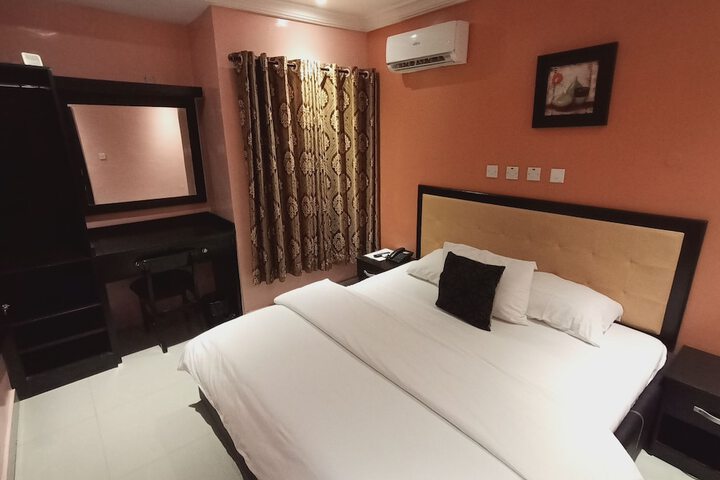 Room 35 of 36