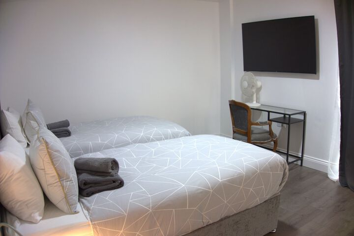 Room 15 of 121