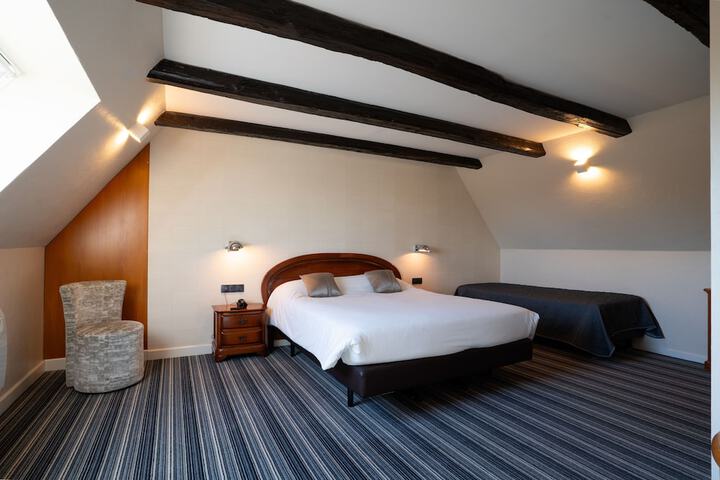 Room 10 of 38