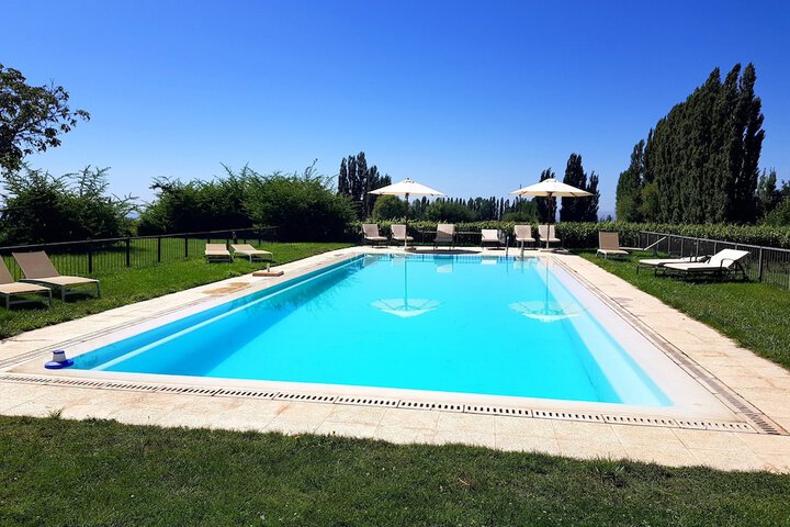 Pool 14 of 39