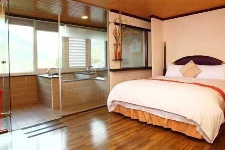 Room 14 of 79