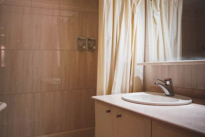 Room 56 of 76