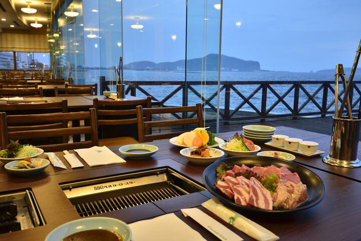 Dining 37 of 60