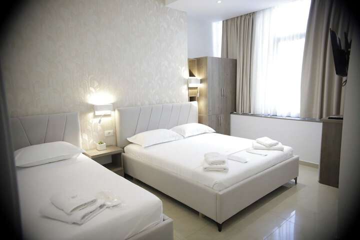 Room 28 of 68