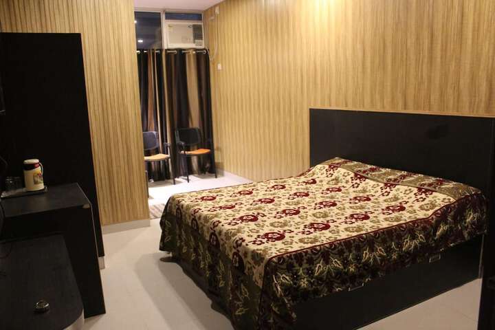 Room 10 of 23