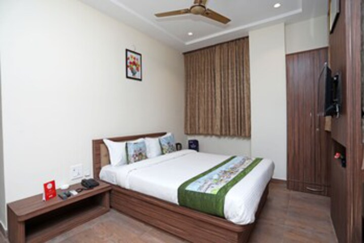 Room 14 of 21