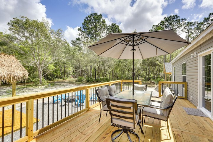 Charming Perry Home 2 Mi to the Gulf!