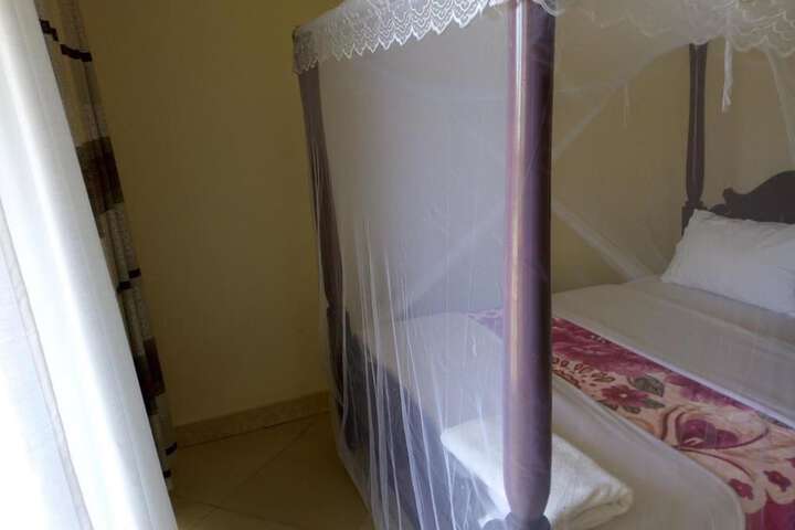 Room 3 of 32