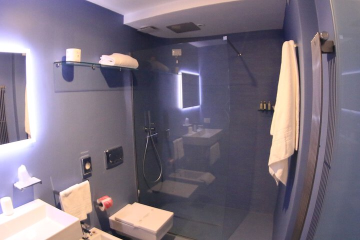 Room 40 of 92