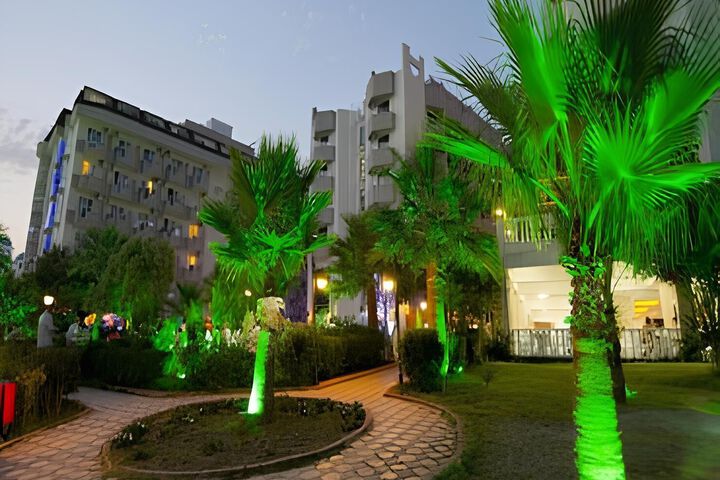Hotel 7 of 28