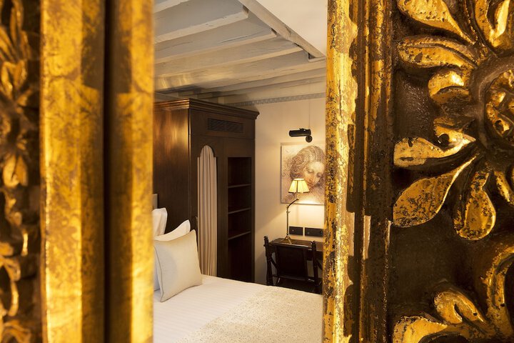 Room 57 of 146