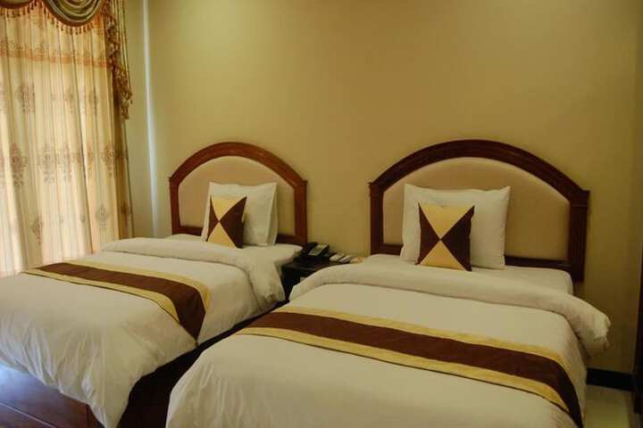Room 10 of 90