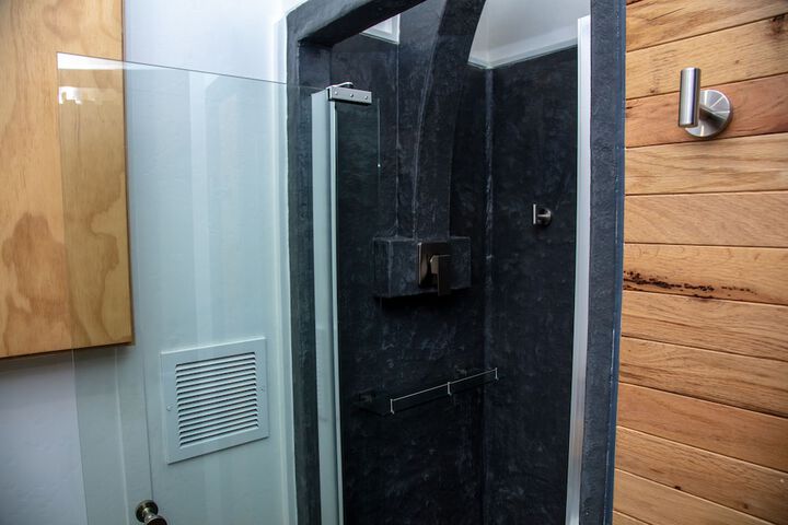 Room 83 of 103