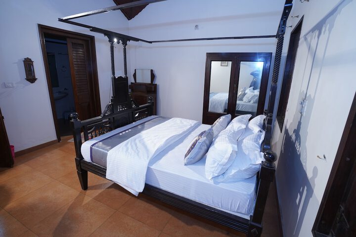Room 3 of 23