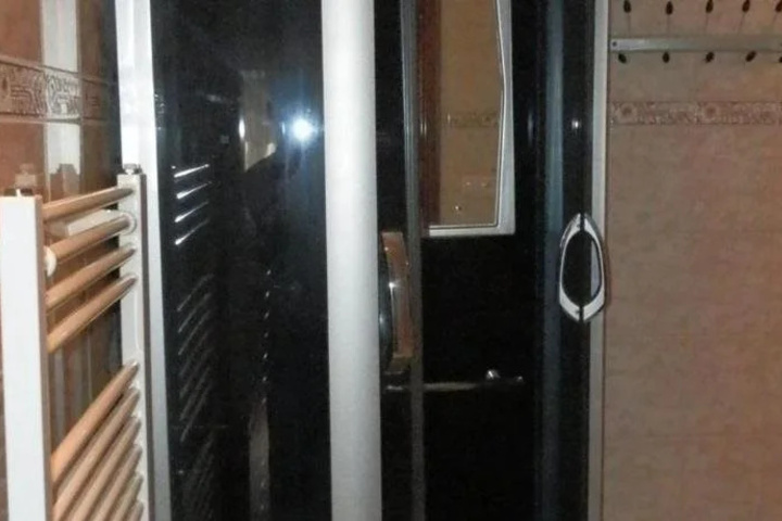 Room 6 of 11