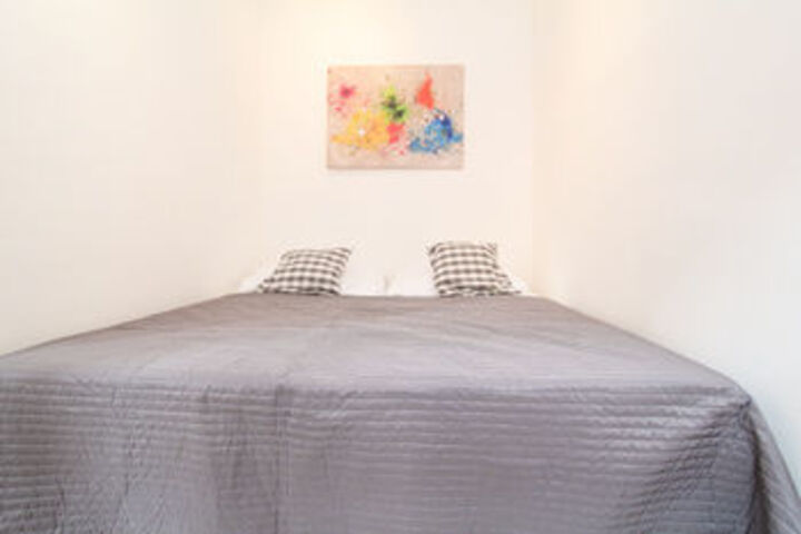 Room 10 of 33