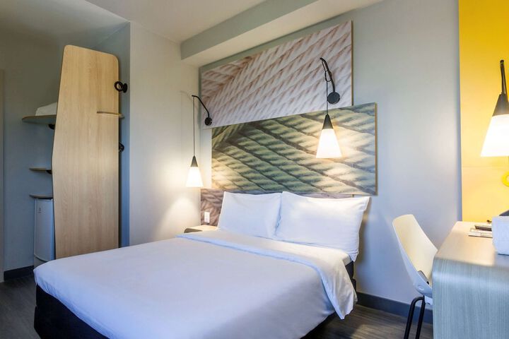 Room 3 of 26