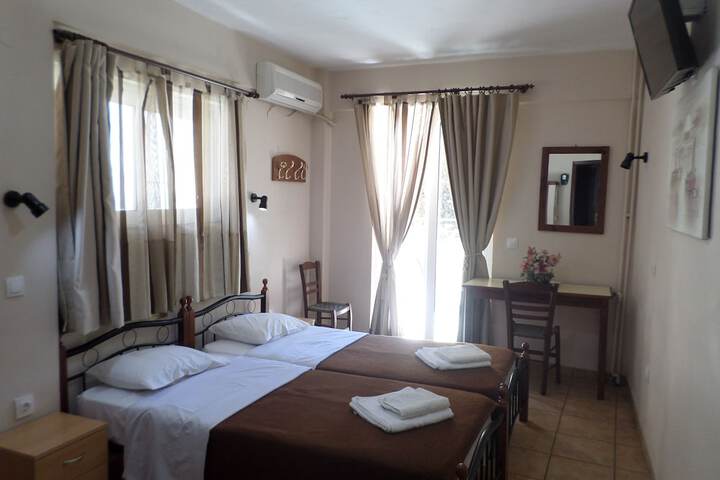 Room 14 of 43