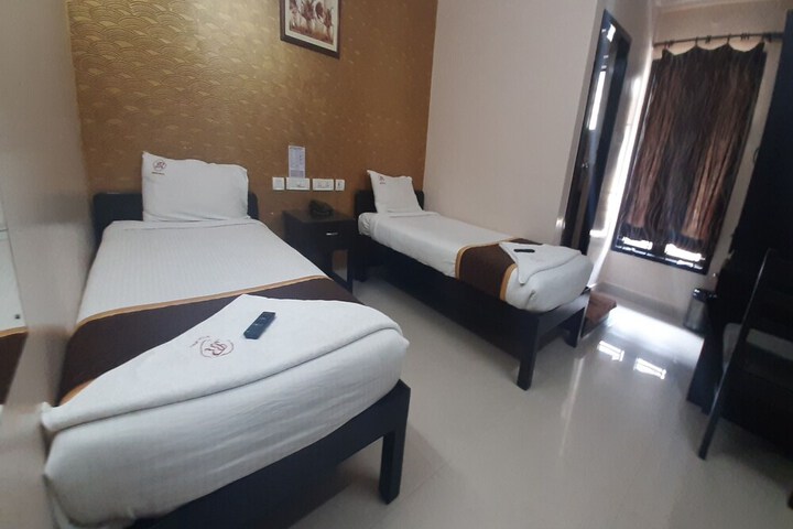 Room 14 of 22