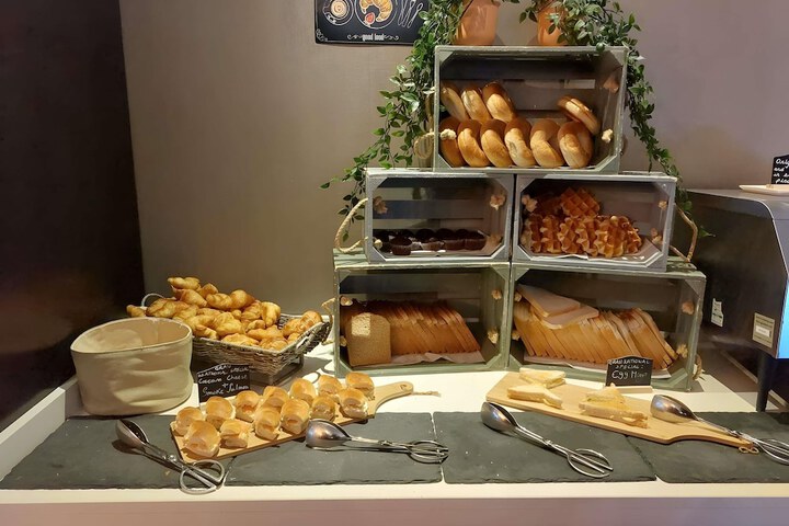 Breakfast/Coffee Service 57 of 80