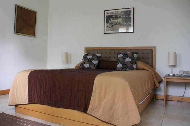 Room 3 of 7