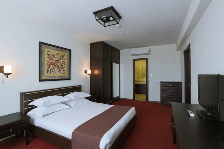 Room 7 of 74