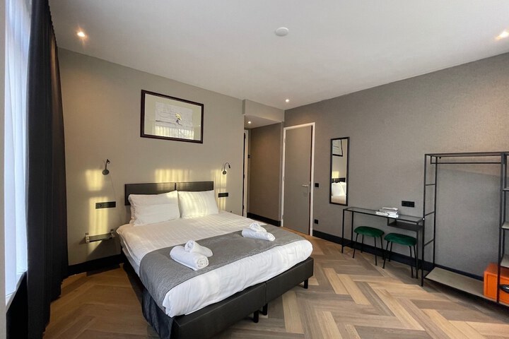Room 30 of 52